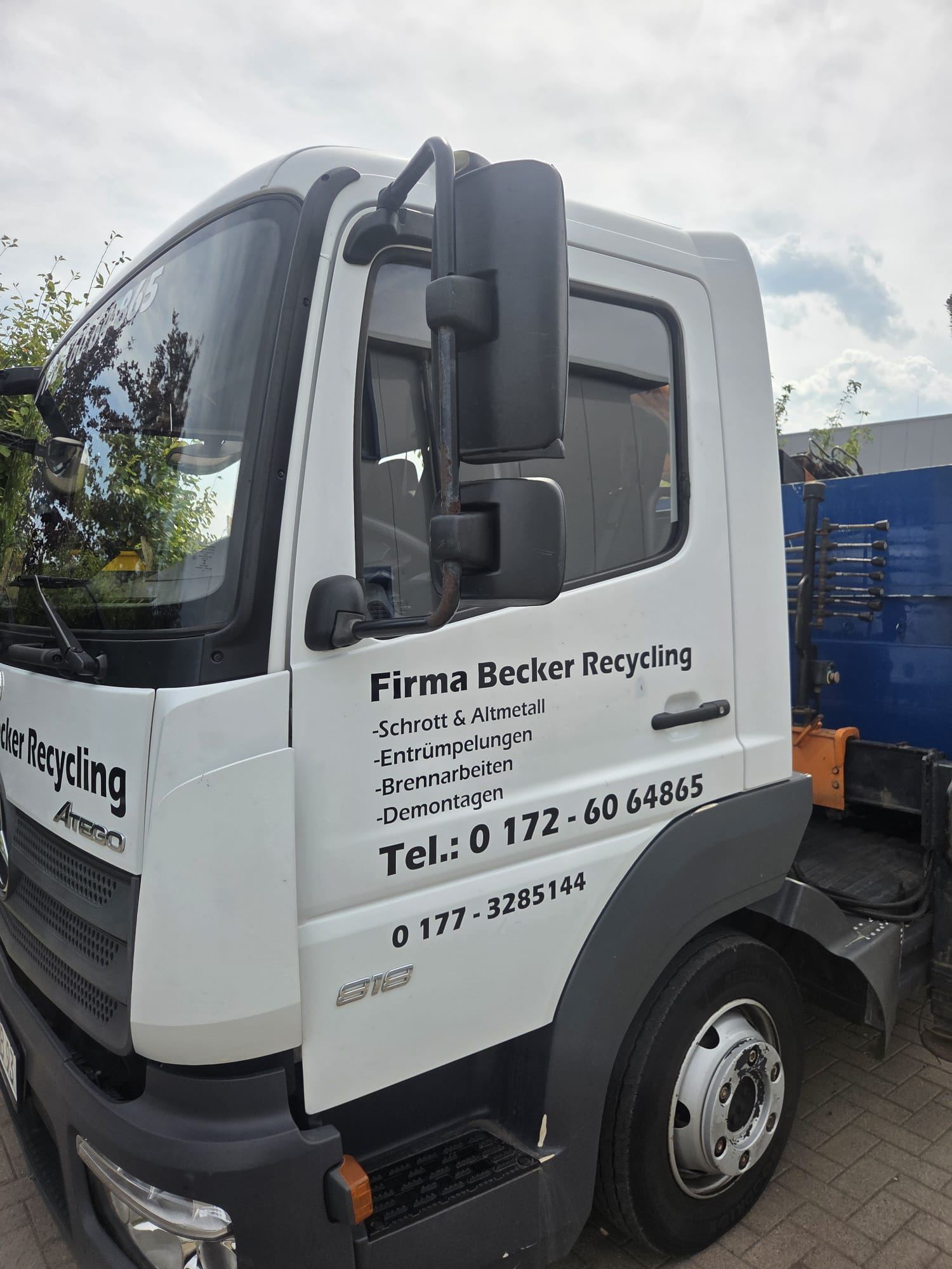 Becker Recycling Firmenbeschriftung am LKW